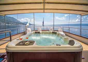 M/Y Luna
