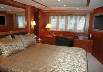 Sunseeker Yacht 82