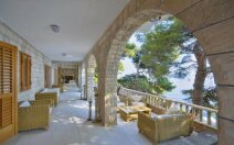 Villa BRAC 9 | Luxury cruising in Croatia