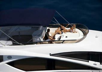 Sunseeker Yacht 75 | Luxury yacht charter
