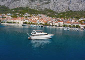 Custom Blanka | Explore through yacht charter