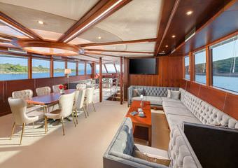 Yacht Lady Gita | Yacht chartering elegance