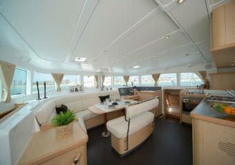 Lagoon 440 | Magnificent traditional wooden 