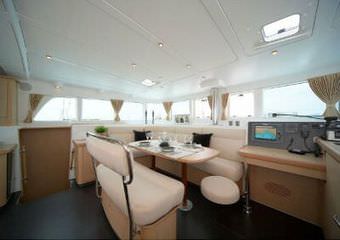 Lagoon 440 | Magnificent traditional wooden 