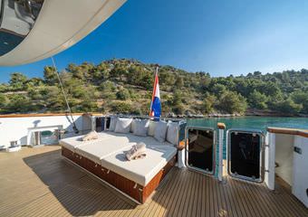 Yacht Navilux | Traditional boat cruises par excellence