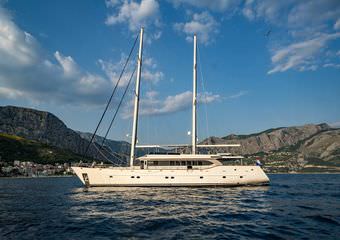 Yacht Navilux | Rejuvenating holiday on water