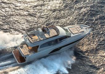 Prestige 590 Fly | Explore through yacht charter