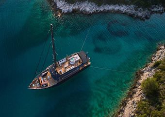 Yacht Rara Avis | Your luxurious cruising vacation