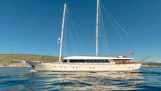 yacht son de mar