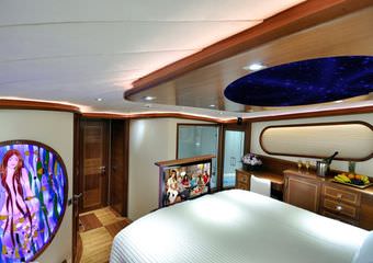 yacht corsario | Chartering a luxurious vessel