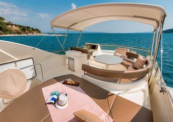 ferretti 730 marino | Yacht chartering elegance