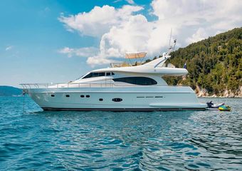 ferretti 730 marino | Your luxurious cruising vacation