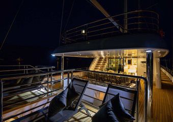 yacht love story | Luxury yacht charter