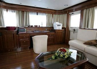 yacht antaris | Private charter escapade