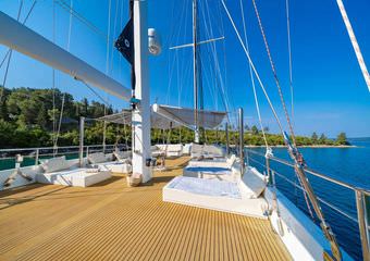 yacht navilux | Magnificent traditional wooden 