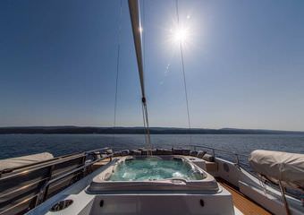 yacht omnia | Sailing the Croatian waters