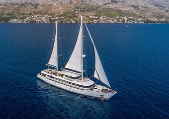 yacht omnia | Luxurious charter