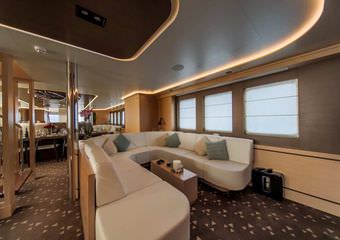 yacht omnia | Luxury yacht charter