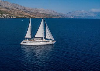 yacht omnia | Private charter escapade